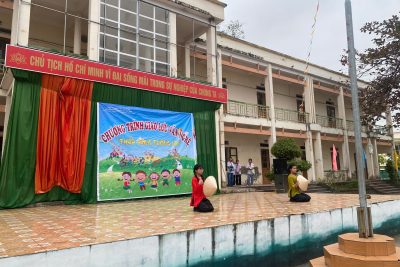 ẤM ÁP NHỊP CẦU KẾT NỐI YÊU THƯƠNG -CHƯƠNG TRÌNH GIAO LƯU VĂN NGHỆ “THẮP SÁNG TƯƠNG LAI”