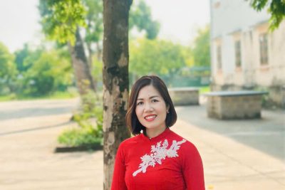 CÔ GIÁO TRỊNH THỊ MỪNG NGƯỜI  THẮP LỬA ĐAM MÊ KHOA HỌC CHO CÁC EM HỌC SINH TRƯỜNG THCS NINH HÒA
